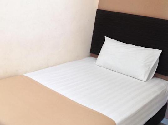 Zen Rooms Golden Star Kuantan Bagian luar foto