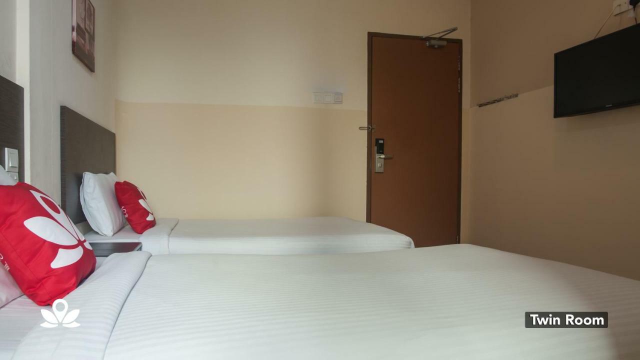 Zen Rooms Golden Star Kuantan Bagian luar foto