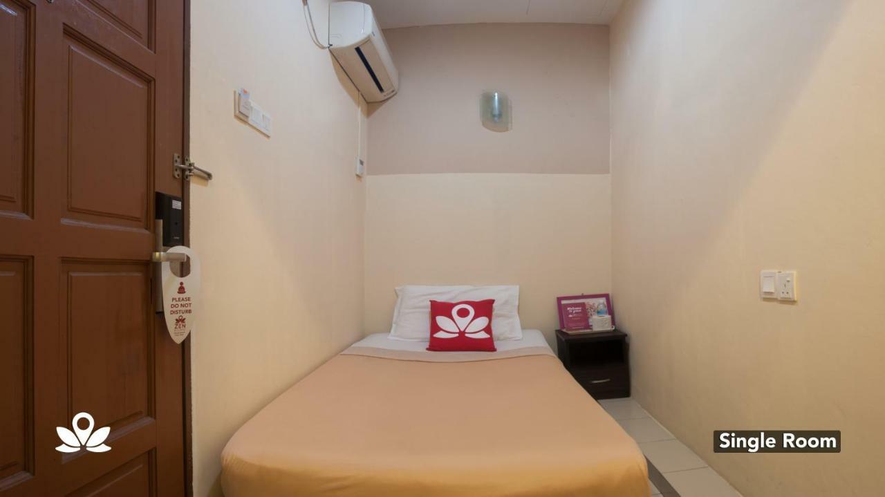 Zen Rooms Golden Star Kuantan Bagian luar foto
