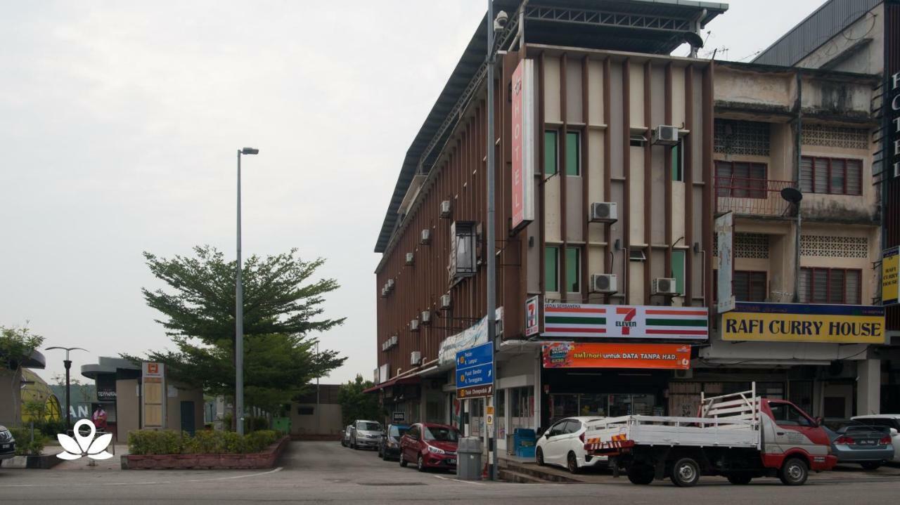 Zen Rooms Golden Star Kuantan Bagian luar foto