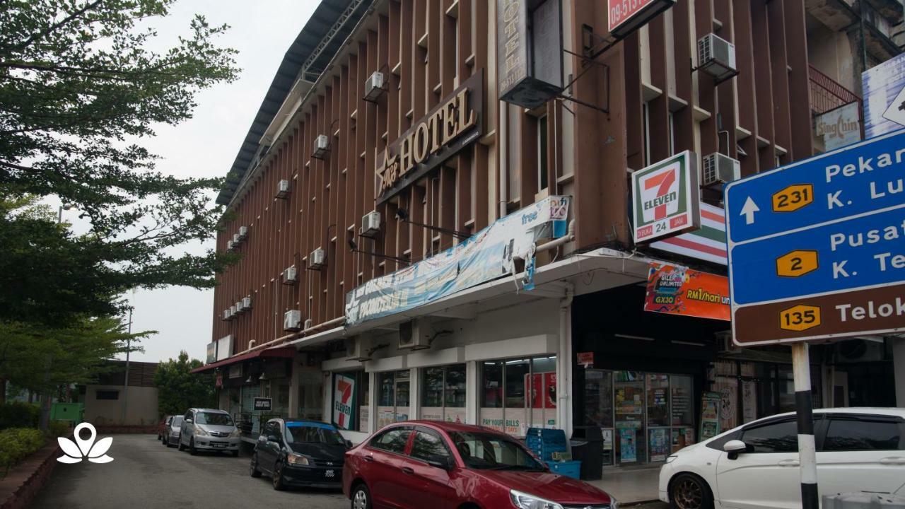 Zen Rooms Golden Star Kuantan Bagian luar foto