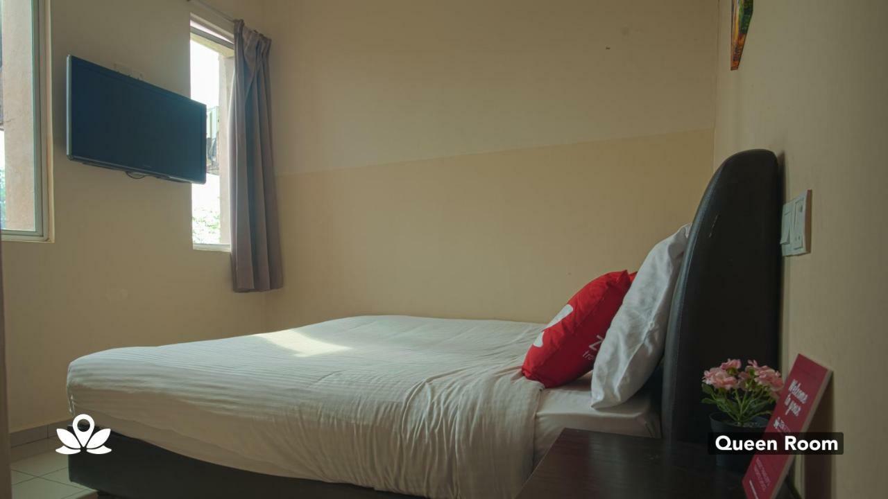 Zen Rooms Golden Star Kuantan Bagian luar foto
